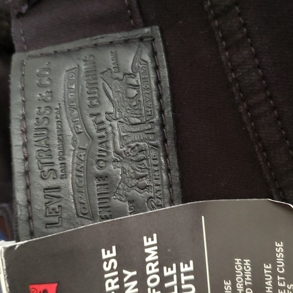 Aritzia Levi’s 721 High Rise Skinny Jeans Ripped Knees 29 - Picture 16 of 16